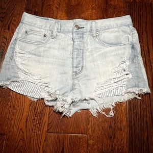 Light washed Womens Jean shorts
